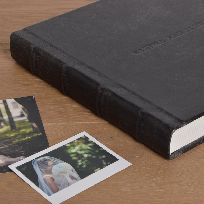 Elegant Photobook D — perfect for luxury wedding memories.