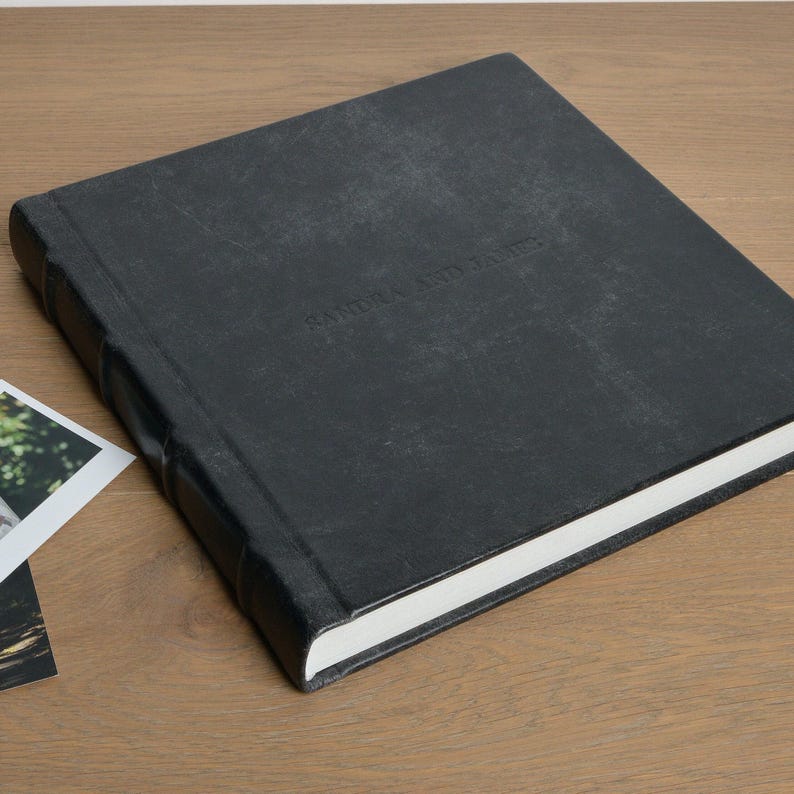 Elegant Photobook D — perfect for luxury wedding memories.